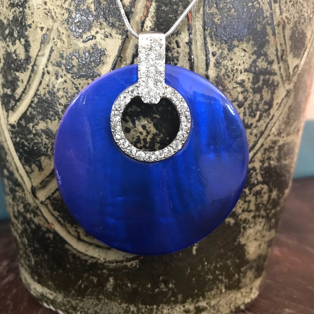 🆓 Large pendant necklace